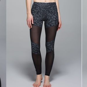 Lululemon Hot to Street leggings